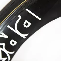 PRO TeXtreme 3-Spoke Tubular Front Wheel - Rim Brake 19 PRO TeXtreme 3-Spoke Tubular Front Wheel - Rim Brake -Bremser & dele Salg 8T1A0096