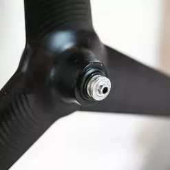 PRO TeXtreme 3-Spoke Tubular Front Wheel - Rim Brake 17 PRO TeXtreme 3-Spoke Tubular Front Wheel - Rim Brake -Bremser & dele Salg 8T1A0101