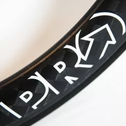 PRO TeXtreme 3-Spoke Tubular Front Wheel - Rim Brake 22 PRO TeXtreme 3-Spoke Tubular Front Wheel - Rim Brake -Bremser & dele Salg 8T1A0167