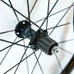 Shimano Dura-Ace C40 R9100 Tubular Wheelset - Rim Brake 23 Shimano Dura-Ace C40 R9100 Tubular Wheelset - Rim Brake -Bremser & dele Salg 8T1A0303