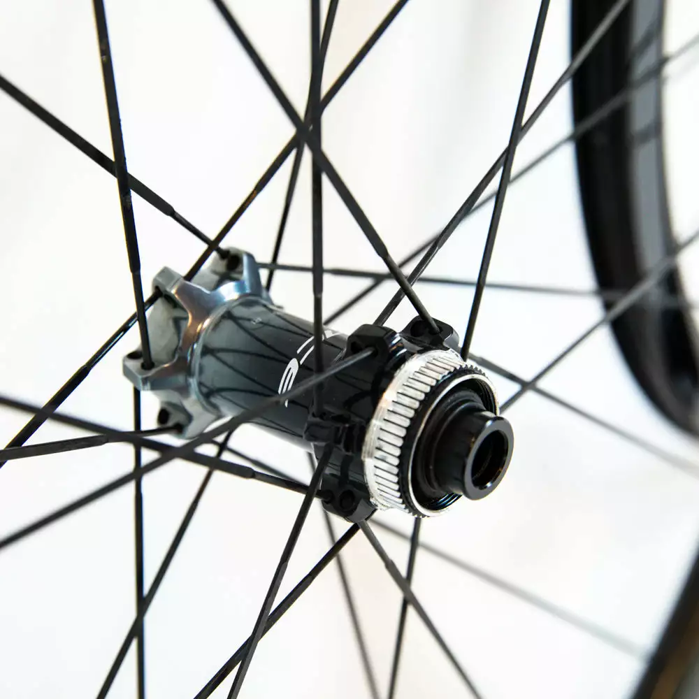 Shimano Dura-Ace C40 R9170 TL Clincher Wheelset - Disc Brake 4 Shimano Dura-Ace C40 R9170 TL Clincher Wheelset - Disc Brake - Billede 4